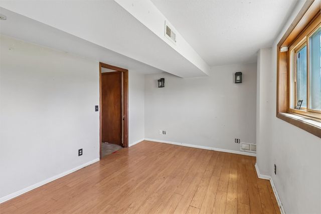 4707 NW Piekenbrock Drive, Des Moines, IA 50310