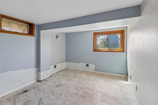 4707 NW Piekenbrock Drive, Des Moines, IA 50310