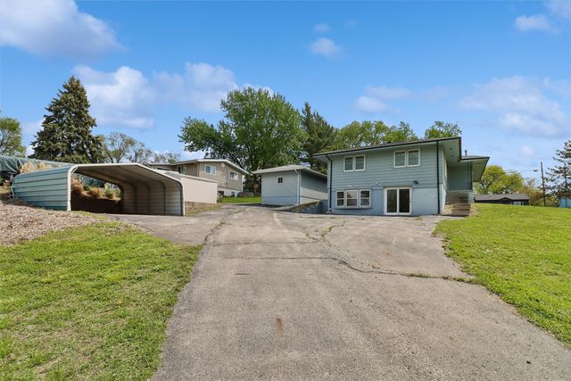 4707 NW Piekenbrock Drive, Des Moines, IA 50310