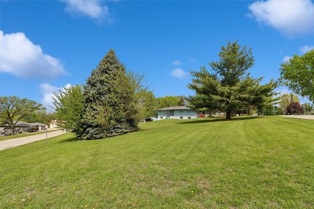 4707 NW Piekenbrock Drive, Des Moines, IA 50310