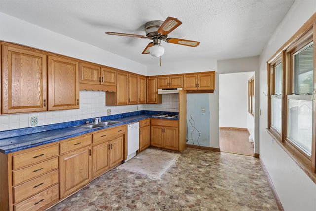 4707 NW Piekenbrock Drive, Des Moines, IA 50310