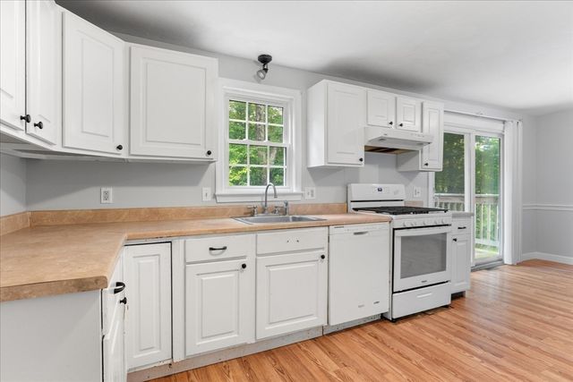 801 Washington St 8, Pembroke, MA 02359