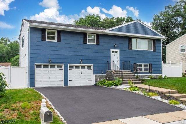 6 Burnham Pl, Mount Olive Twp., NJ 07836