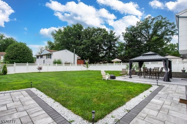 6 Burnham Pl, Mount Olive Twp., NJ 07836