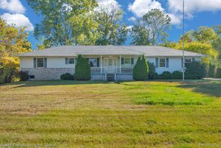 4602 Meadowlawn Drive, Fort Gratiot, MI 48059