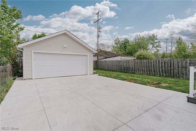 3693 Pennington Road, Shaker Heights, OH 44120