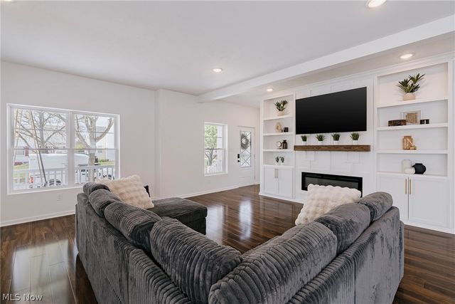 3693 Pennington Road, Shaker Heights, OH 44120