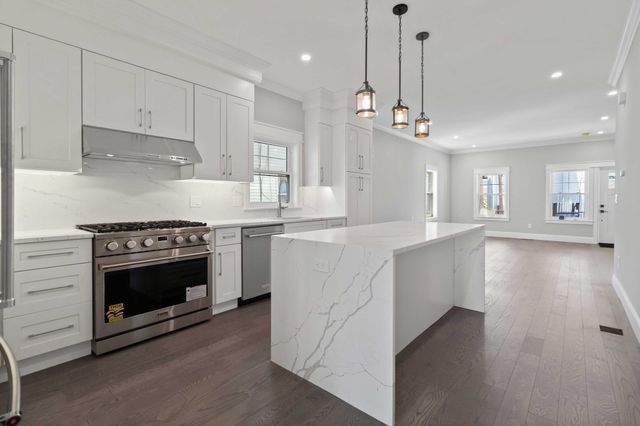 61 Springfield St 1, Somerville, MA 02143
