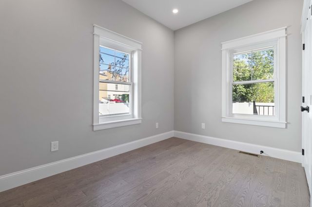 61 Springfield St 1, Somerville, MA 02143