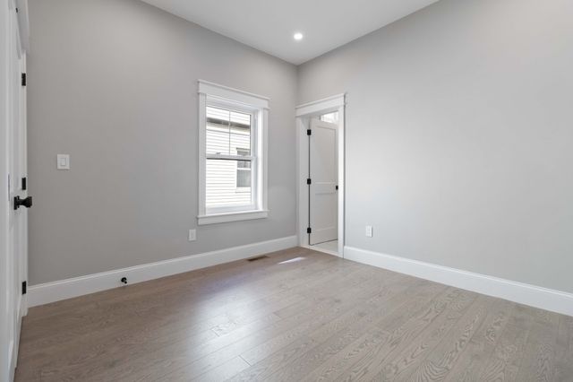 61 Springfield St 1, Somerville, MA 02143