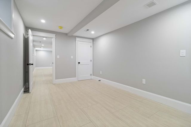 61 Springfield St 1, Somerville, MA 02143