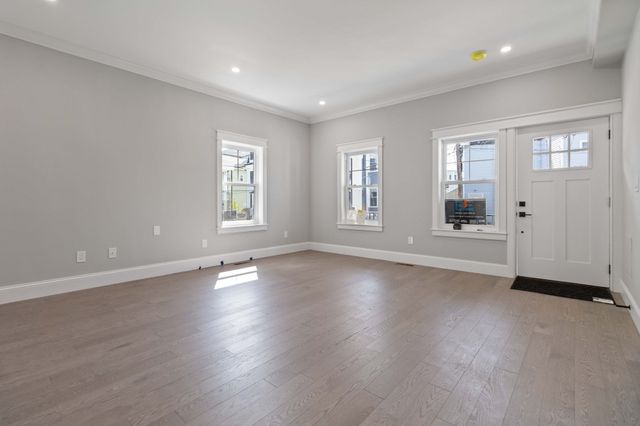 61 Springfield St 1, Somerville, MA 02143