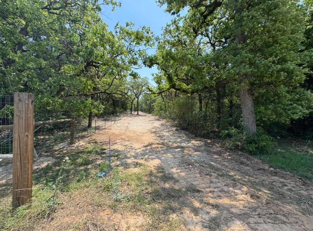 1480 County Road B, Lexington, TX 78947