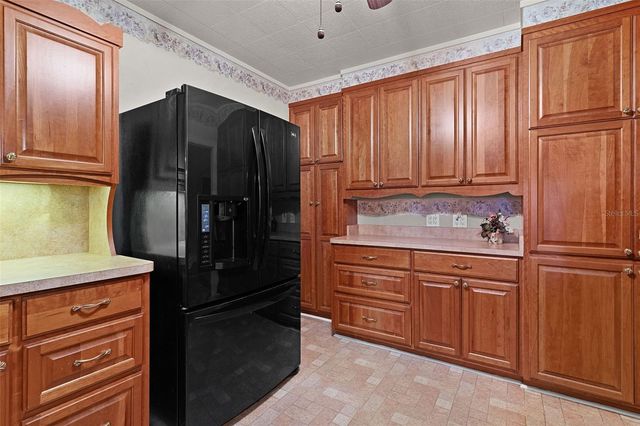 1024 E ORANGE AVENUE, Eustis, FL 32726