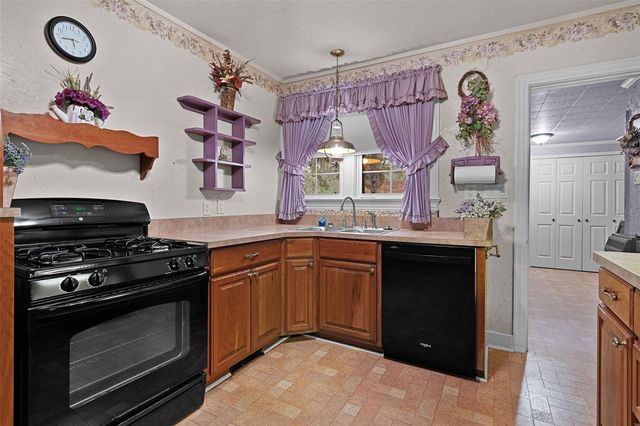 1024 E ORANGE AVENUE, Eustis, FL 32726