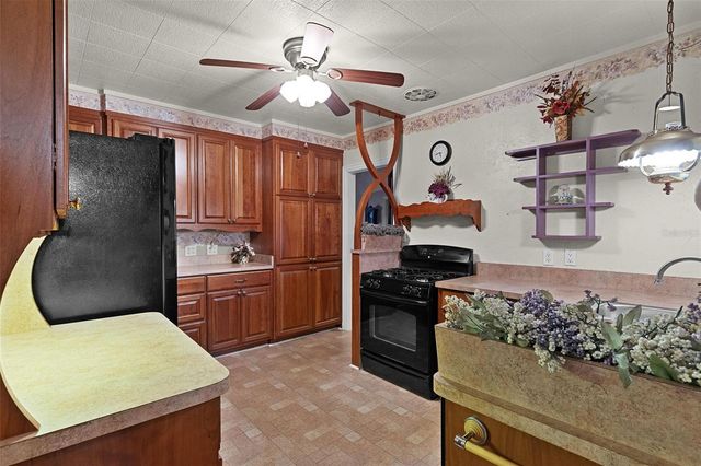1024 E ORANGE AVENUE, Eustis, FL 32726