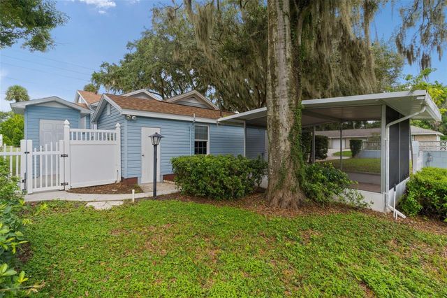 1024 E ORANGE AVENUE, Eustis, FL 32726