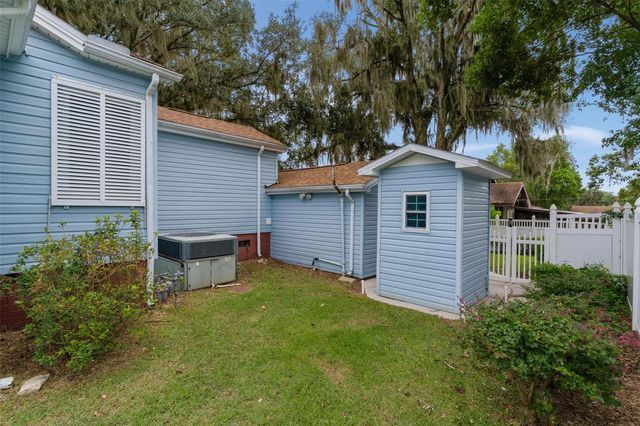 1024 E ORANGE AVENUE, Eustis, FL 32726