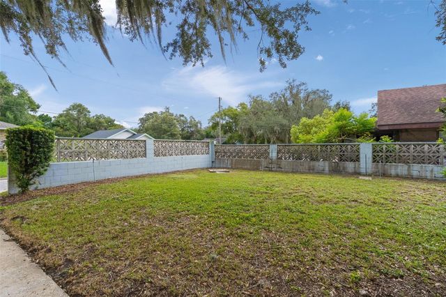 1024 E ORANGE AVENUE, Eustis, FL 32726