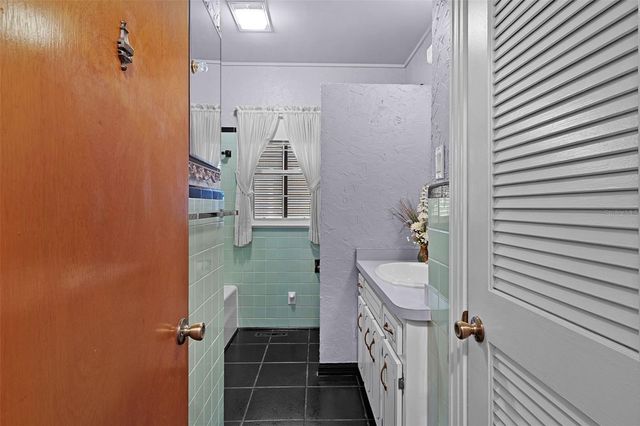 1024 E ORANGE AVENUE, Eustis, FL 32726