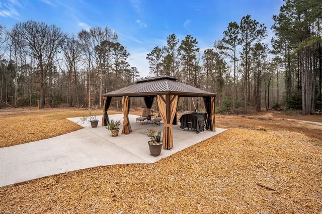 3535 Felix Currie Road, Point Blank, TX 77364