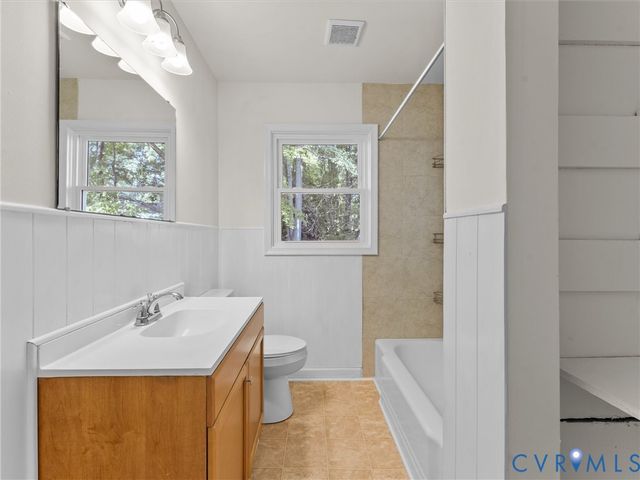2808 Granby St, Hopewell, VA 23860