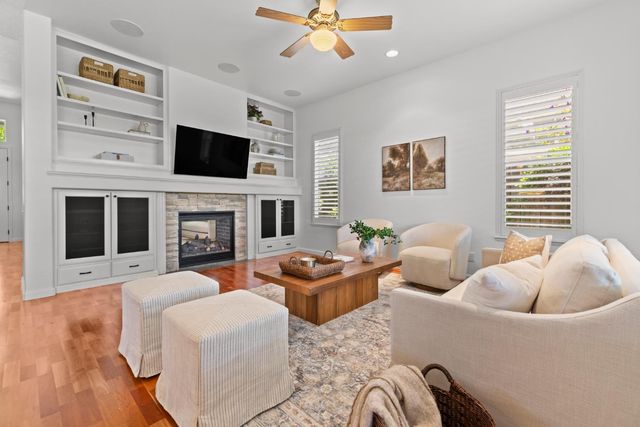 3752 Coldwater Dr, Rocklin, CA 95765