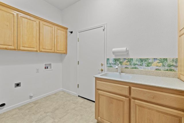 3752 Coldwater Dr, Rocklin, CA 95765