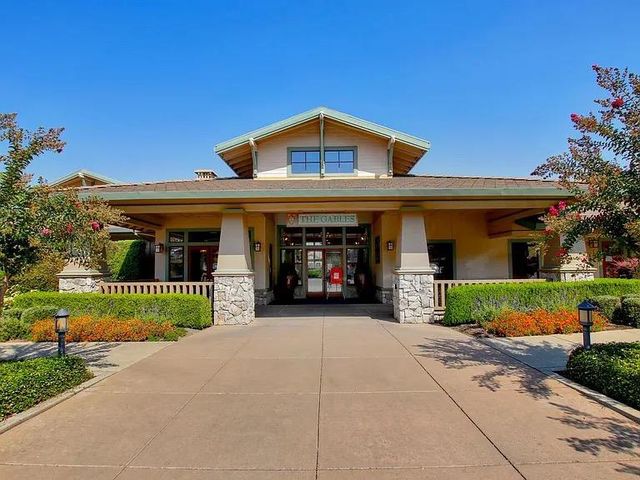 3752 Coldwater Dr, Rocklin, CA 95765
