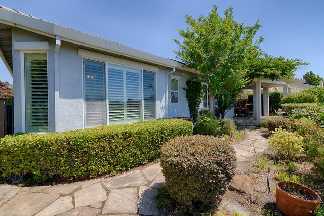 3752 Coldwater Dr, Rocklin, CA 95765