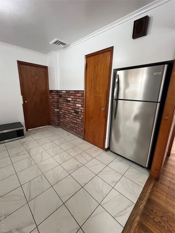 92 Fir Street, Valley Stream, NY 11580