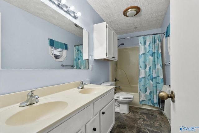 15080 Wright Road, Athens, AL 35611
