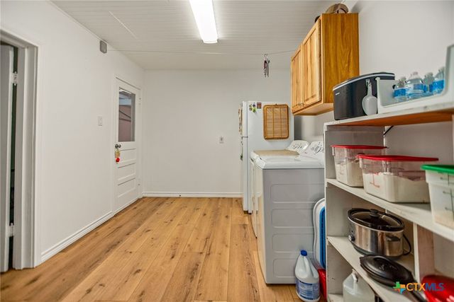 305 W Dallas Avenue, Seadrift, TX 77983