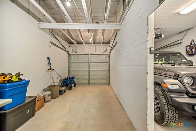 305 W Dallas Avenue, Seadrift, TX 77983