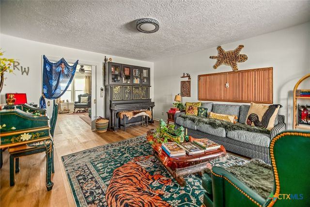 305 W Dallas Avenue, Seadrift, TX 77983