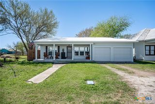 305 W Dallas Avenue, Seadrift, TX 77983