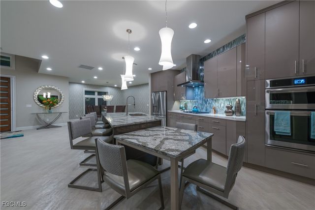 1407 SW 53rd TER, Cape Coral, FL 33914