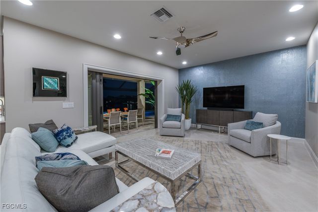 1407 SW 53rd TER, Cape Coral, FL 33914