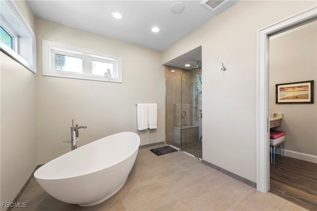 1407 SW 53rd TER, Cape Coral, FL 33914