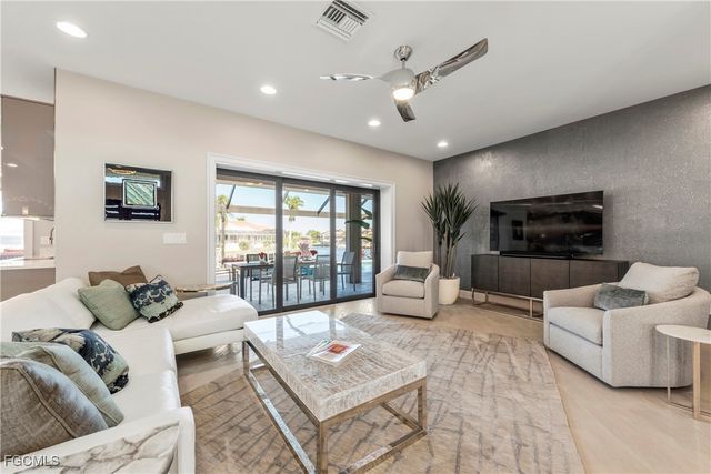 1407 SW 53rd TER, Cape Coral, FL 33914