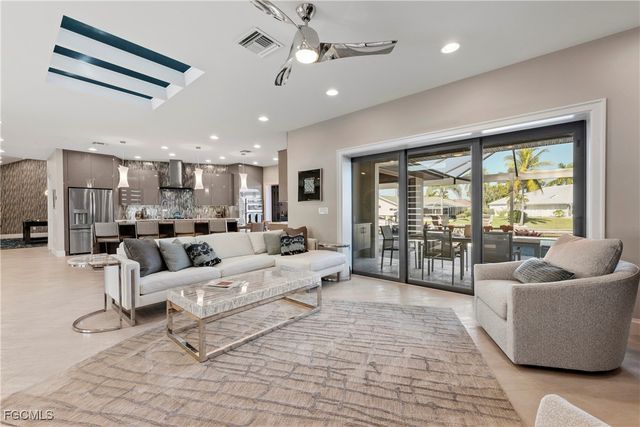 1407 SW 53rd TER, Cape Coral, FL 33914