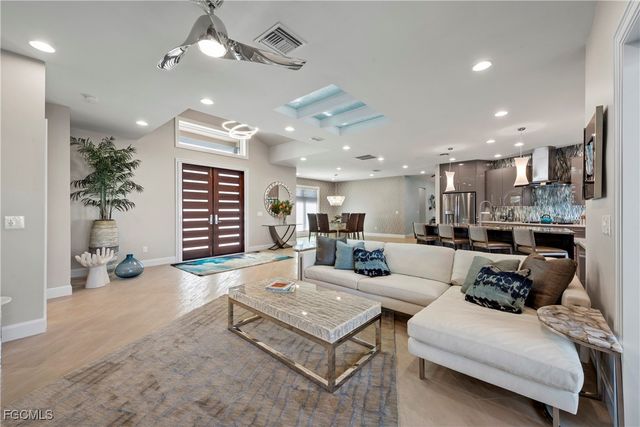 1407 SW 53rd TER, Cape Coral, FL 33914