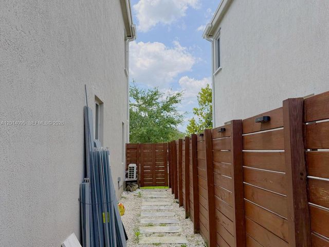 1921 SE 8th Pl, Homestead, FL 33034