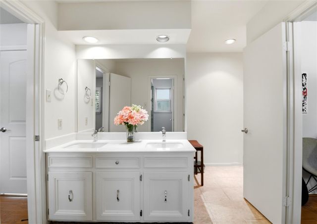 2701 Crossvine Circle, The Woodlands, TX 77380