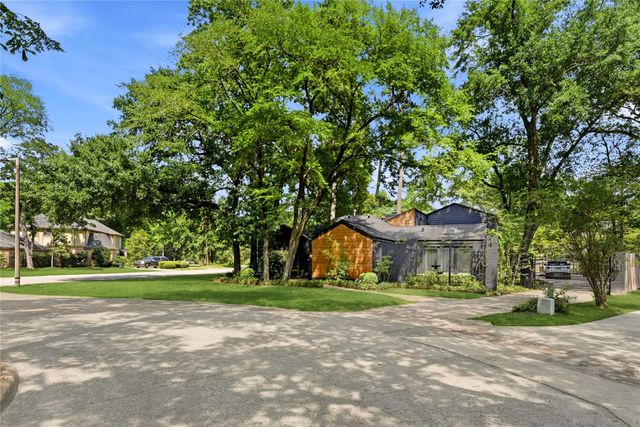 2701 Crossvine Circle, The Woodlands, TX 77380