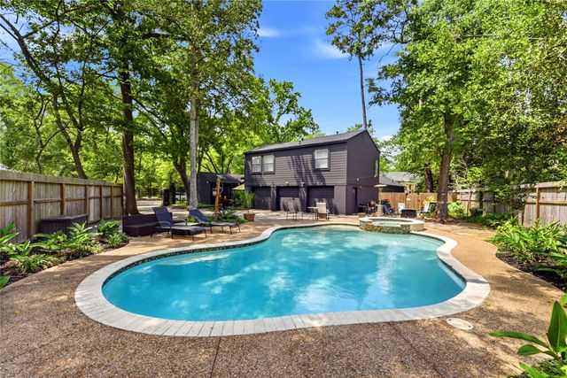 2701 Crossvine Circle, The Woodlands, TX 77380