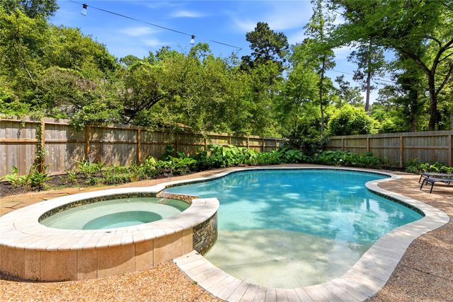 2701 Crossvine Circle, The Woodlands, TX 77380