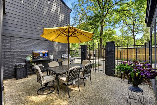 2701 Crossvine Circle, The Woodlands, TX 77380
