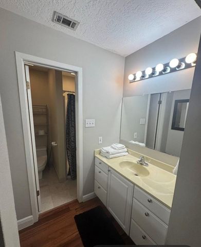 2701 Crossvine Circle, The Woodlands, TX 77380