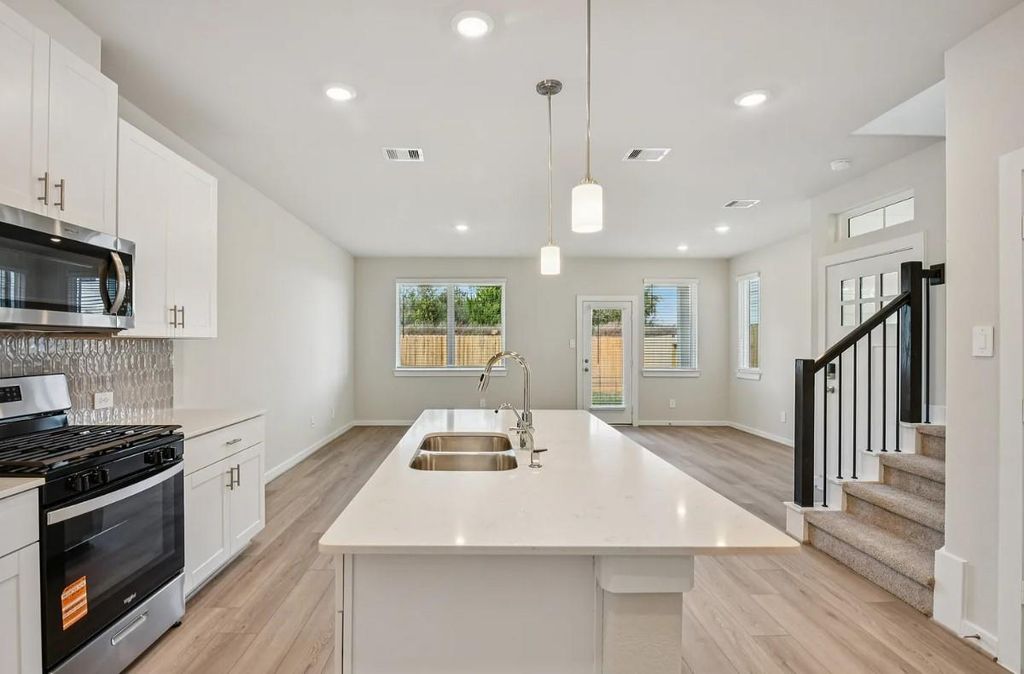 2404 King Mackerel Drive, Kemah, TX 77565